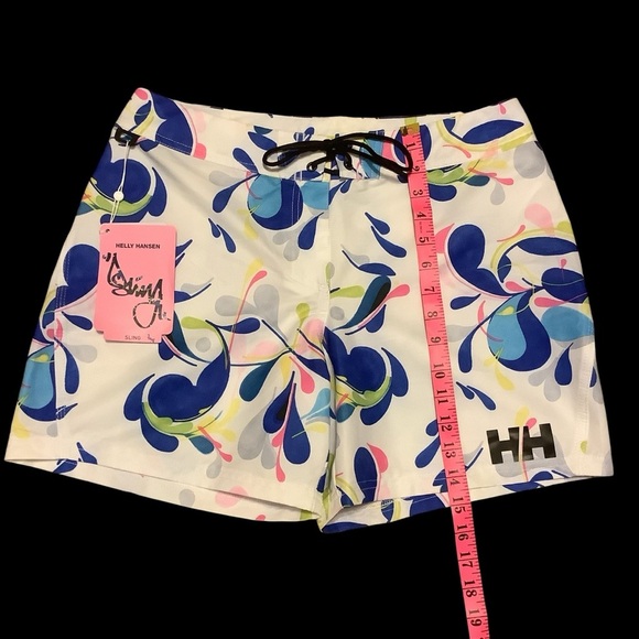 HELLY HANSEN SLING WHITE WITH FLORAL PRINT BOARD SHORTS/ NWT/ Size M - Picture 6 of 10